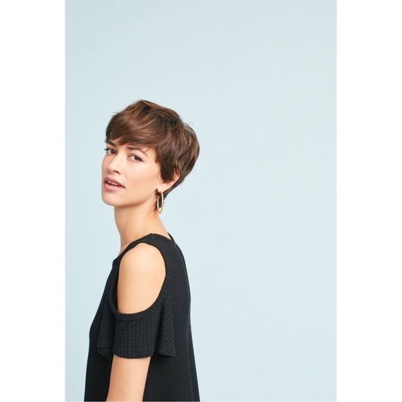 𝅺Anthropologie Fluttered opens shoulder - Picture 4 of 5